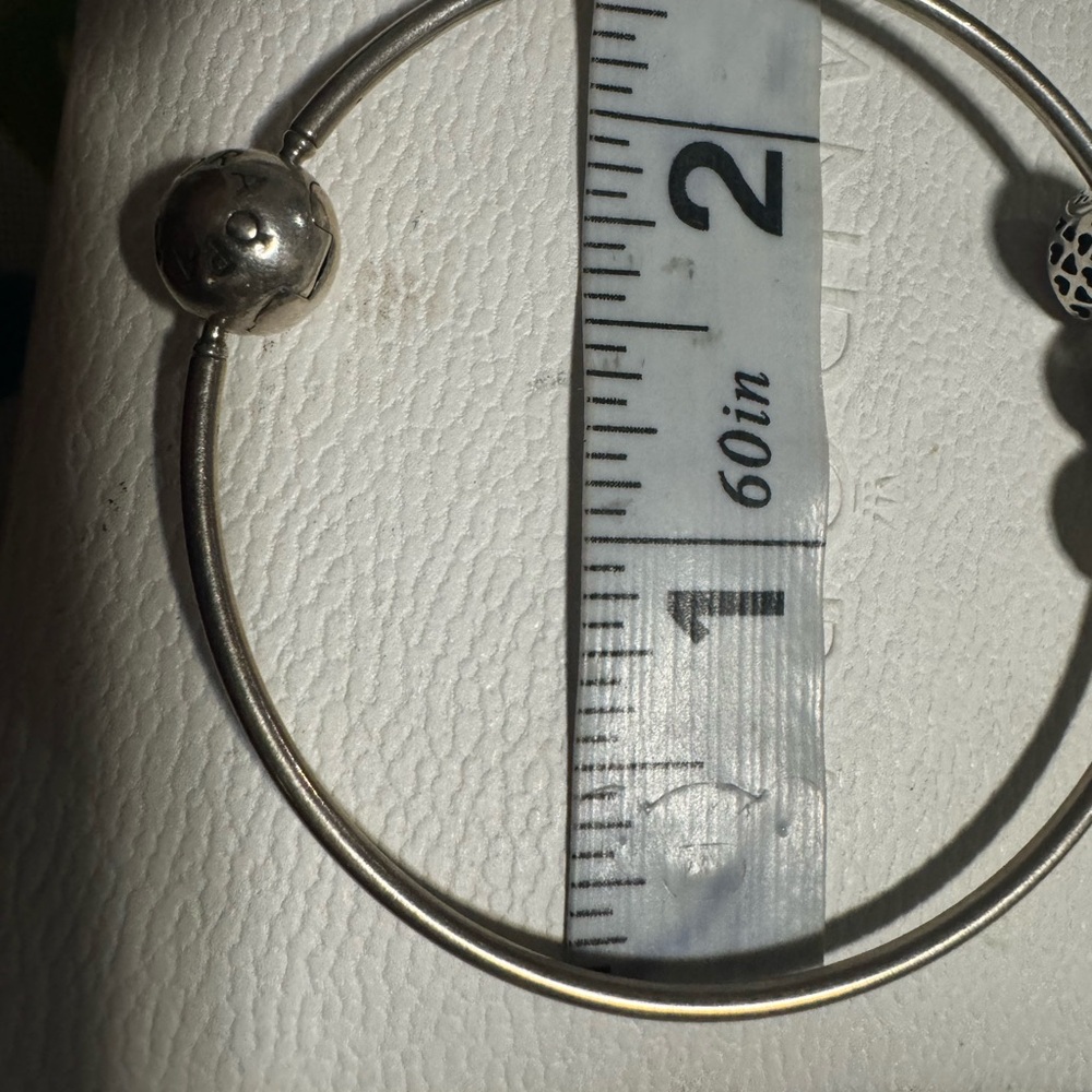 Authentic Pandora moment essence bracelet